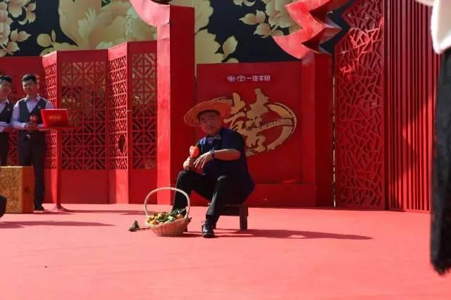 乡约花絮连连看，在观音山上演猪八戒背媳妇