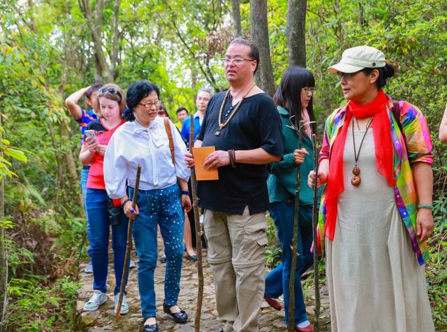 华静：在东莞观音山登高揽胜，品岭南历史文化