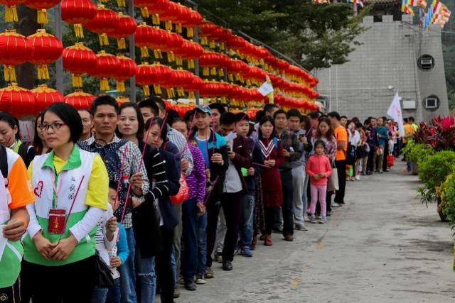 过了腊八就是年！万人齐聚东莞观音山祈福