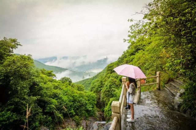 东莞观音山，空山新雨后，天气晚来秋