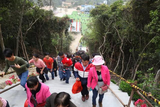 新年登高赏景许心愿，东莞观音山福传万家