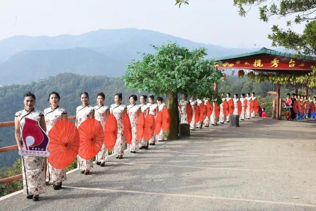 旗袍佳丽闪耀东莞观音山，许愿接福迎新年