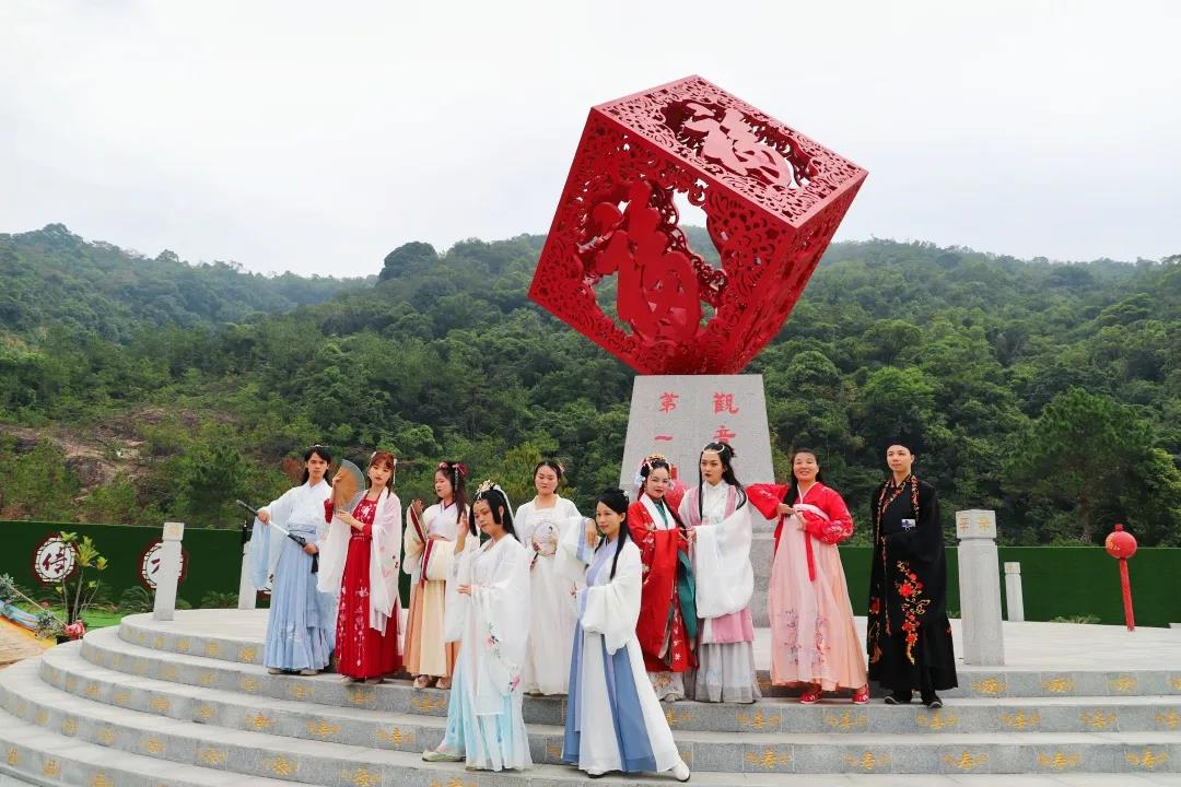 天外飞仙,火爆的威亚项目,东莞观音山圆您一个武侠梦