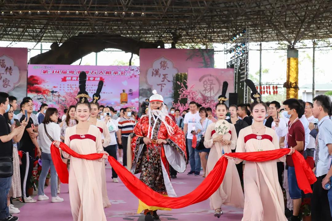 观音山第34届粤港澳万人相亲会浪漫上线，众多精英白领牵手成功