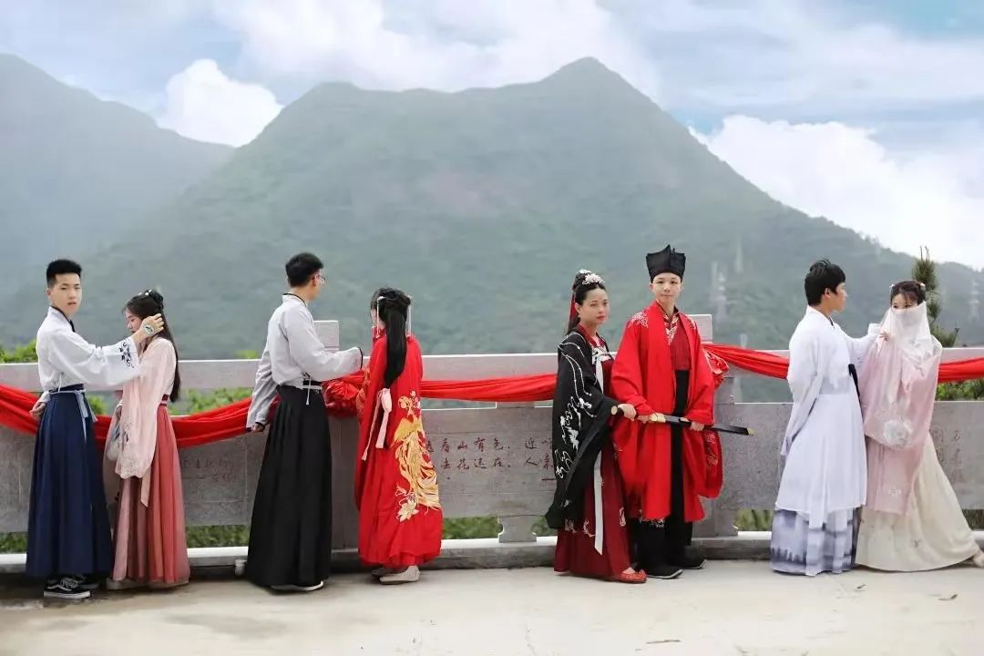 比翼双飞、汉服秀…超甜七夕出游指南，观音山承包您的专属浪漫