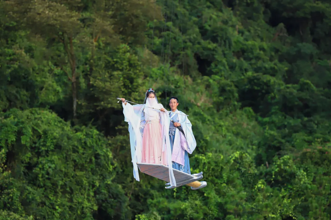 御剑飞行，观音山飞天威亚又出新花样，带您穿越仙侠世界