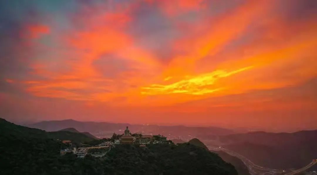 东莞一年一度的九月奇景：观音山上慈云霞光满山红