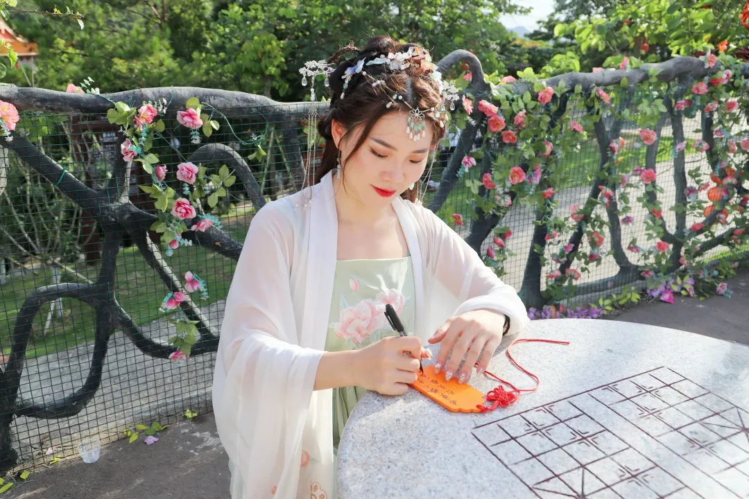 太美啦！观音山这条惊艳时光的风铃许愿长廊，藏着的是诗和远方
