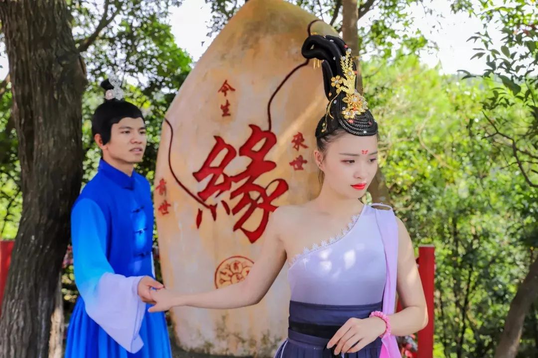 春色撩人!在姻缘福地观音山里,邂逅一场最甜蜜的爱情约会