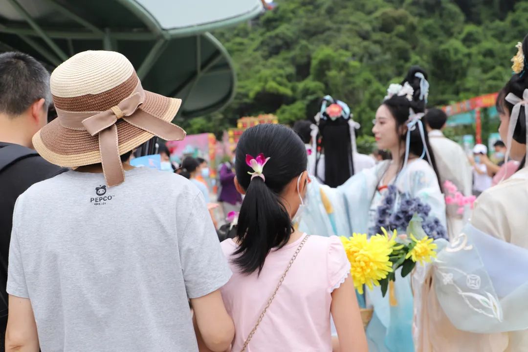 假期首日丨观音山又出圈了！国风大咖@施梦露 从天而降，惊艳全场