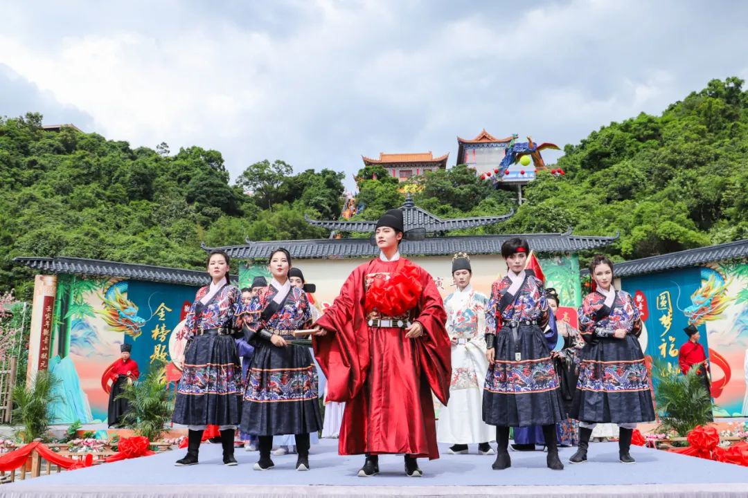 国风男神@鹿荼白 演绎最帅状元郎，相约观音山状元文化节