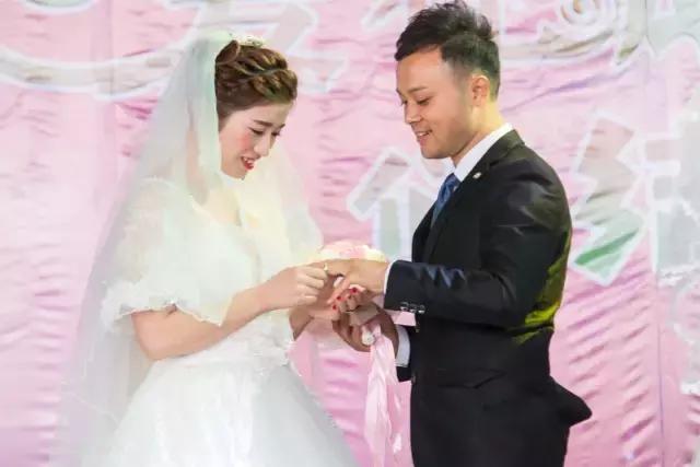 夫妻为爱狂减105斤，观音山的美好婚礼