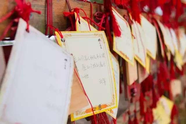 高僧大德亲手为祈福卡加持，观音山掀起新春祈福热