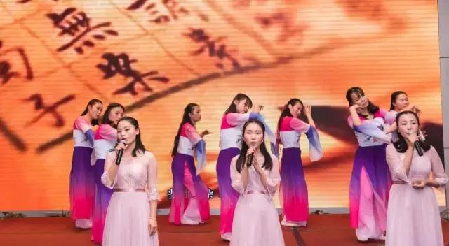 观音山年会嗨翻天，2017我们撸起袖子加油干！