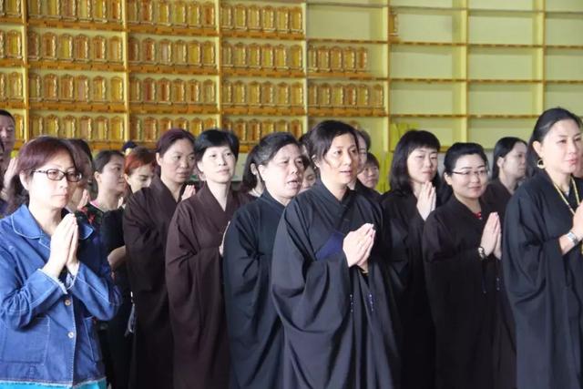 诚邀十方信众，参加7月1日—31日历代诸山长老舍利展