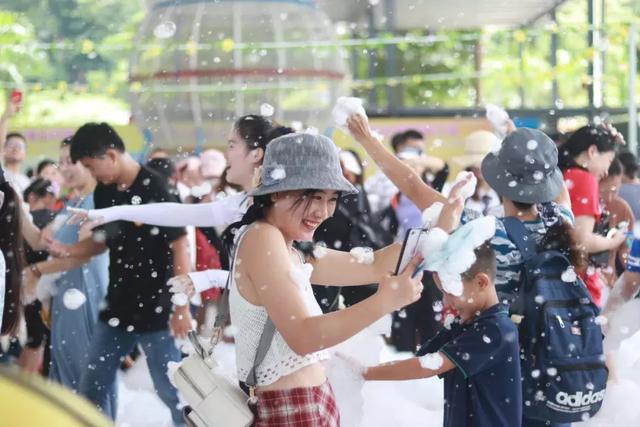 观音山减压节场面一度“失控”，究竟发生了什么？
