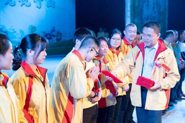 11月30日，祝东莞观音山公园十九岁生日快乐