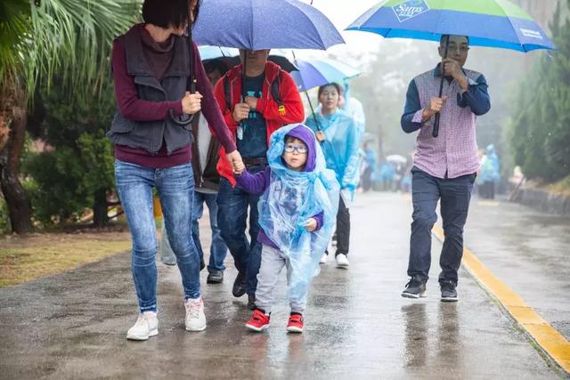 周末东莞踏春登高巧遇彩虹雨，遇水发发发