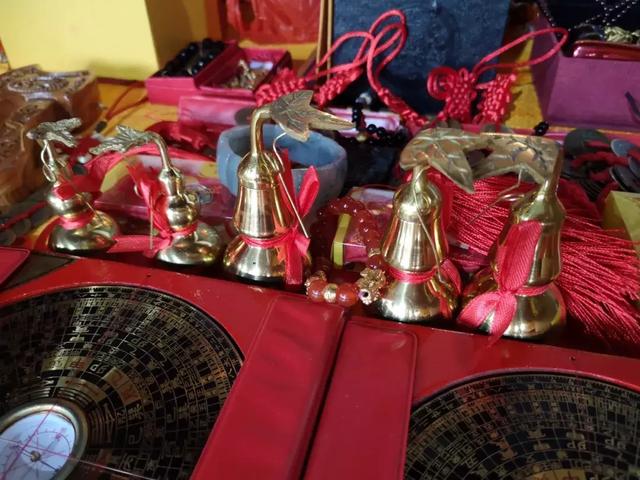 实拍，数万游客齐聚观音山参加观音开库，人山人海