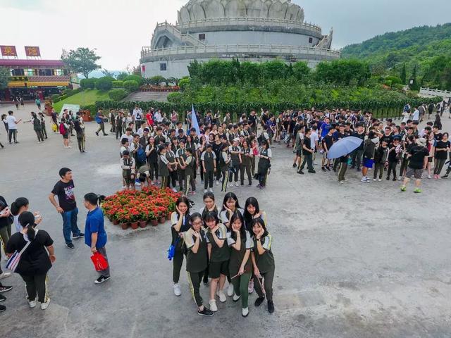 决胜高考，近千名高三学子登东莞观音山励志