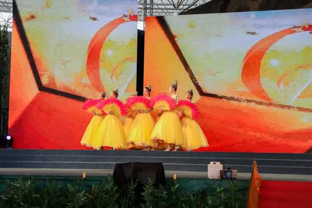 东莞观音山精彩文艺演出，化作一颗红心献给你