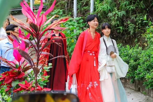 相约七夕，为爱奔跑，东莞观音山因你更有诗意