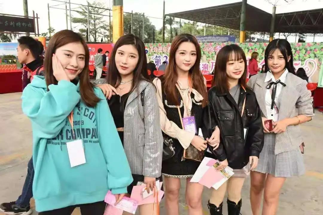 东莞观音山第34届粤港澳万人相亲会浪漫开启，反响热烈