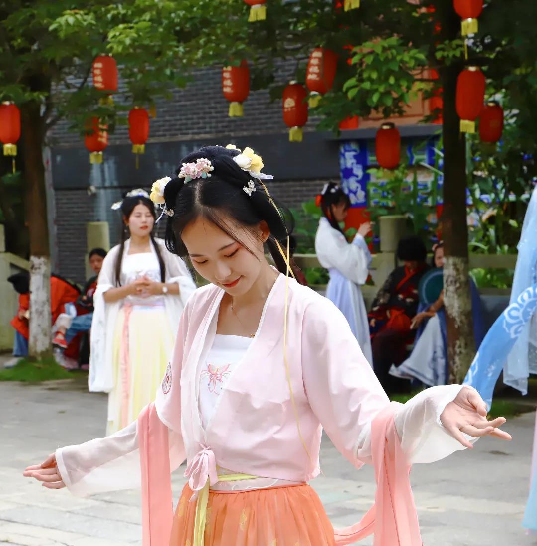 东莞观音山汉服CP秀，惊现一场传统汉服婚礼，美哭了