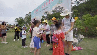 在观音山开启“开学第一课”，在森林里开启求学新篇章