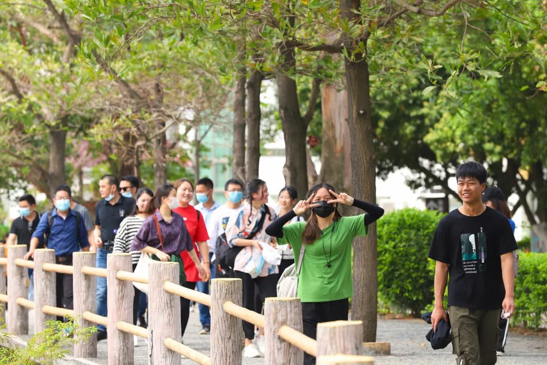 心有春光，向春而行！在观音山畅享一口好氧，与你共享春日浪漫