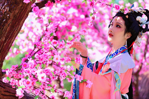 “女皇”@妞妞妞 驾临观音山，携十二花神邀您一起花朝游园赏百花