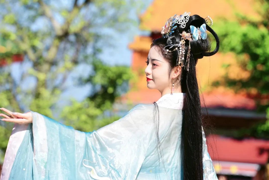 “女皇”@妞妞妞 驾临观音山，携十二花神邀您一起花朝游园赏百花